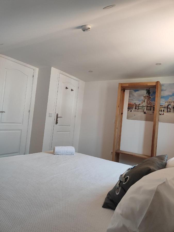 Guest House Rooms In Bairro Alto Лиссабон Экстерьер фото