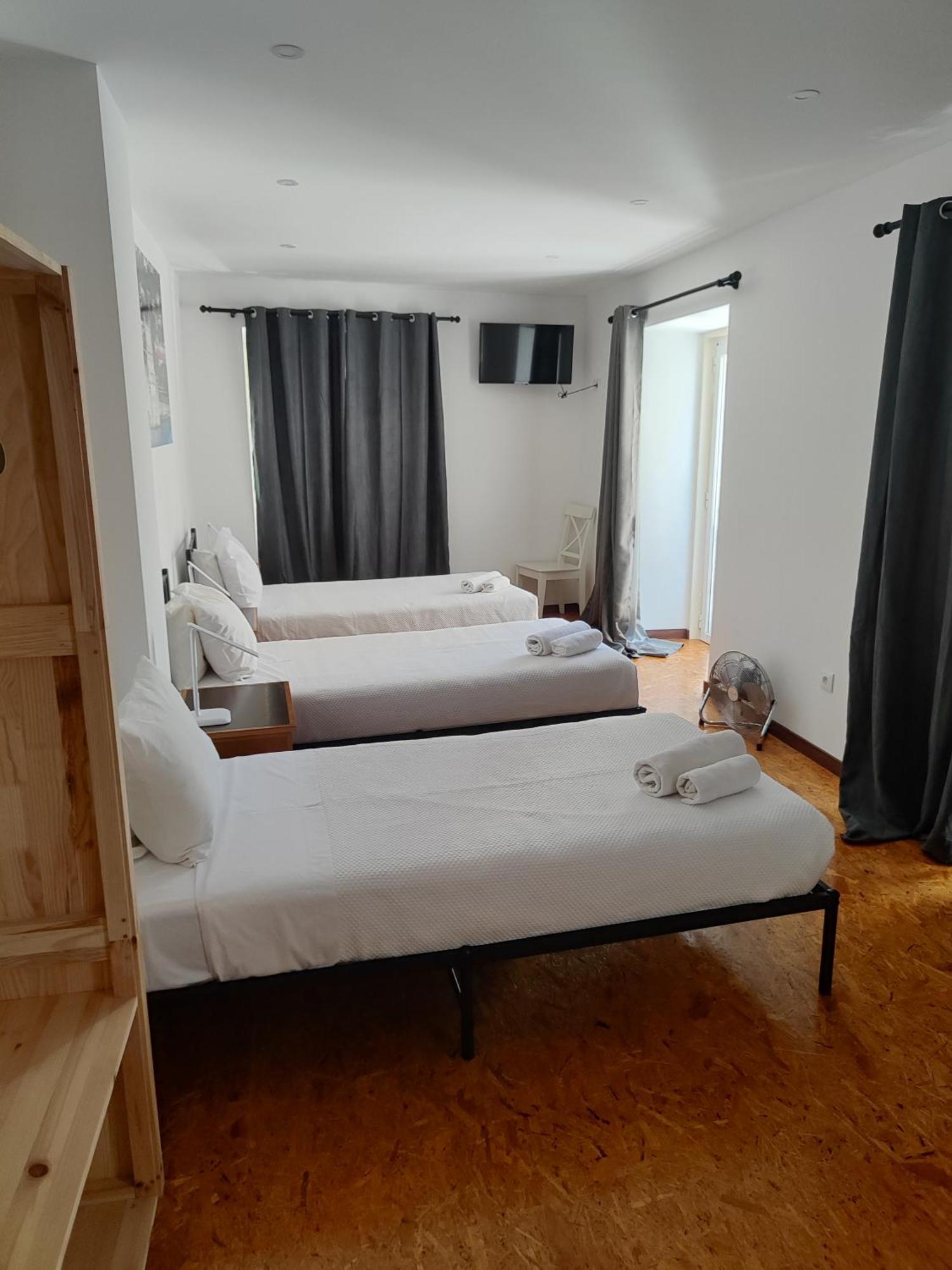 Guest House Rooms In Bairro Alto Лиссабон Экстерьер фото