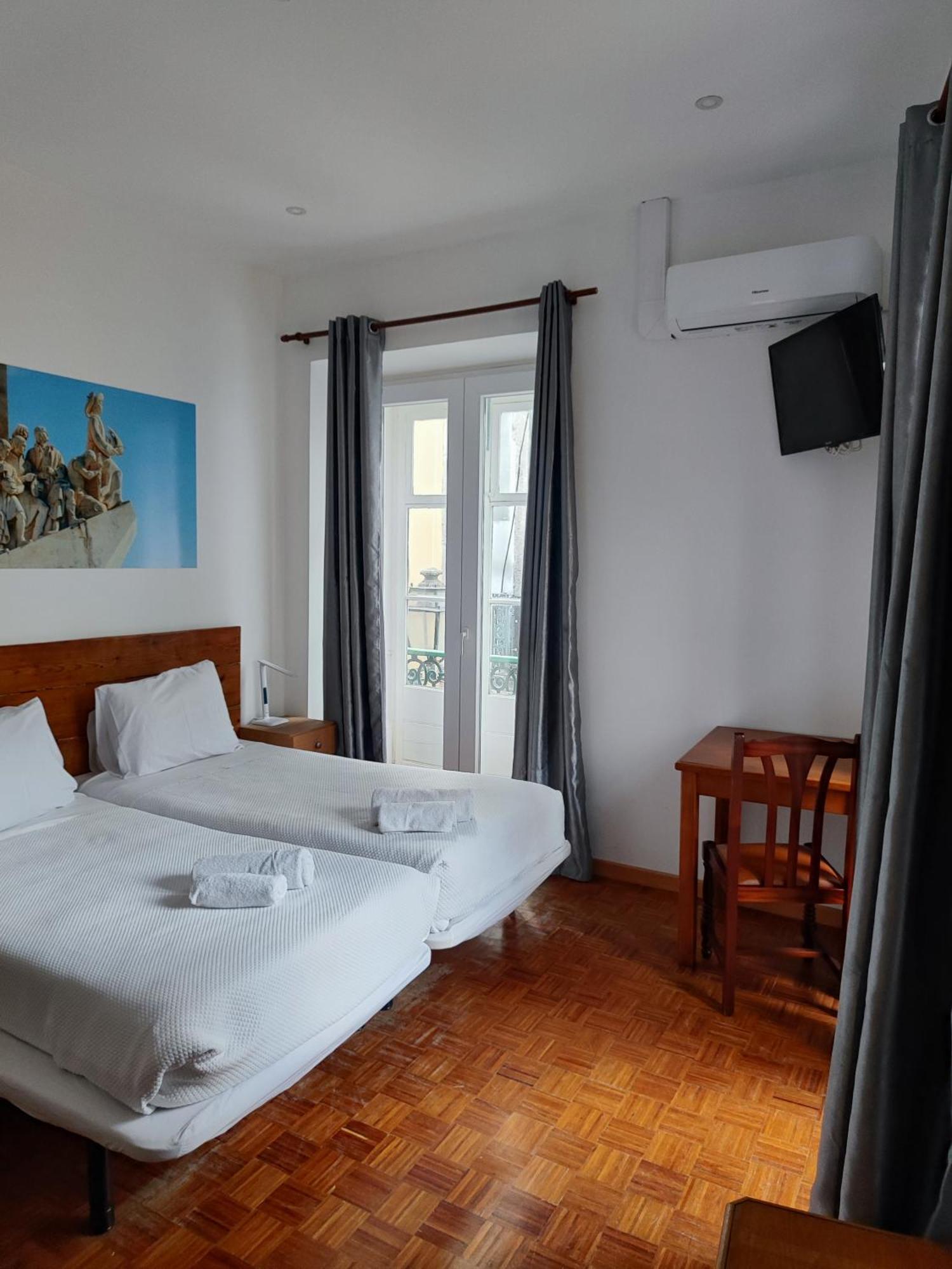 Guest House Rooms In Bairro Alto Лиссабон Номер фото