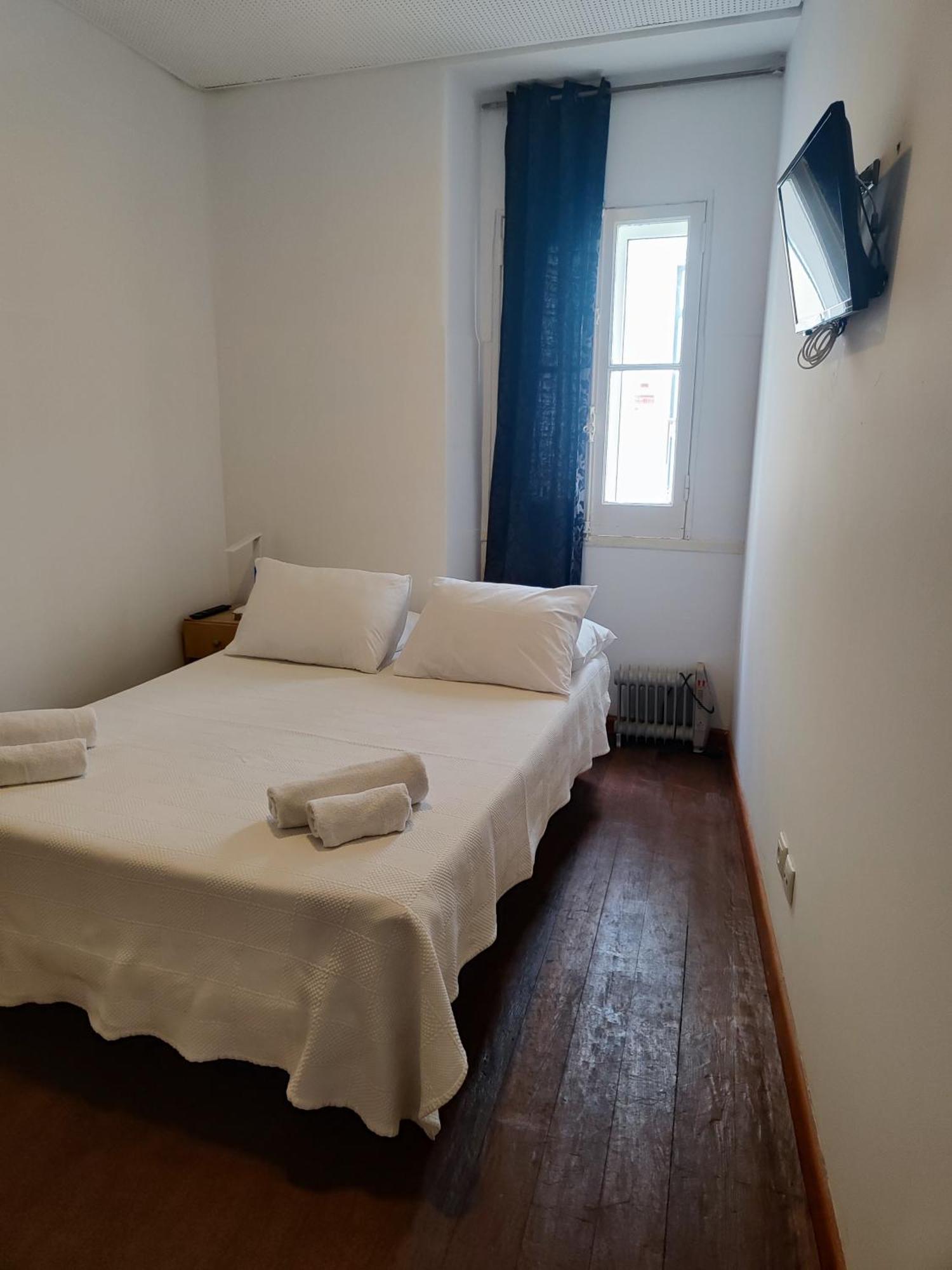 Guest House Rooms In Bairro Alto Лиссабон Номер фото